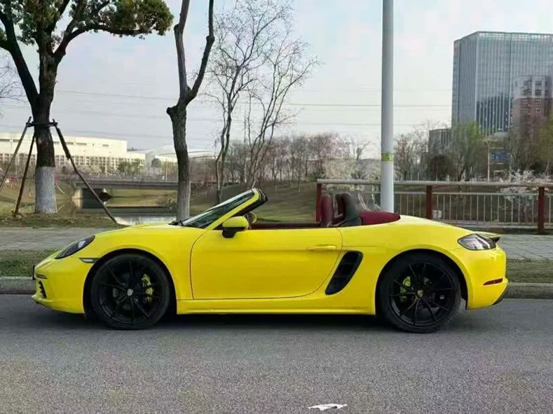 保时捷718 正面外观二