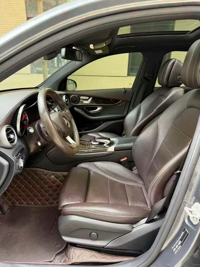 奔驰GLC 后面外观一