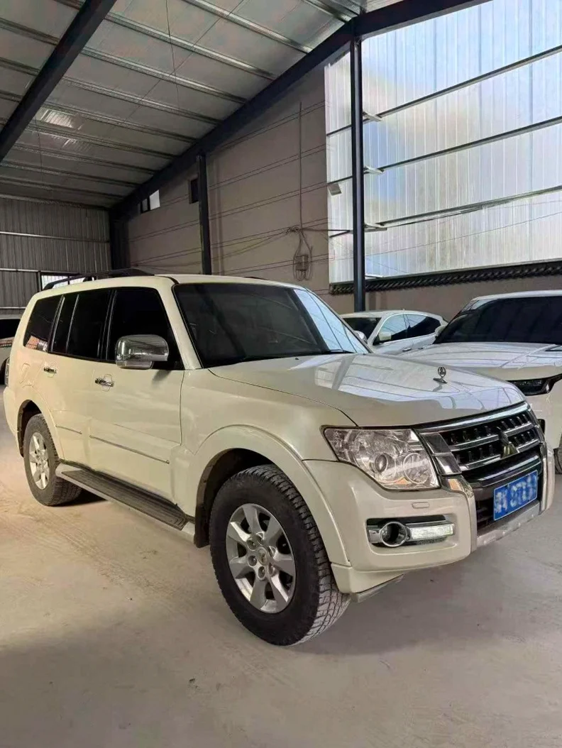 三菱帕杰罗 正面外观三