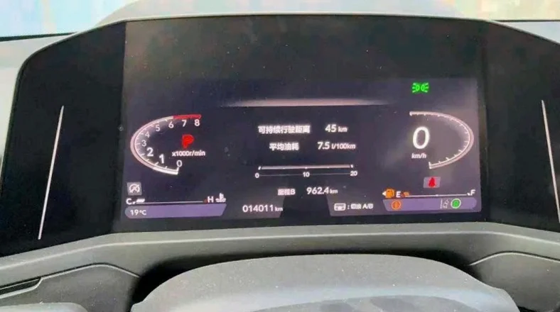 本田英诗派 内饰前排