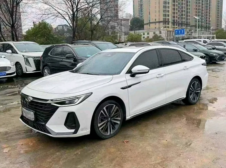 奇瑞艾瑞泽 正面外观二