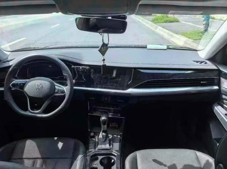 大众帕萨特 内饰后排