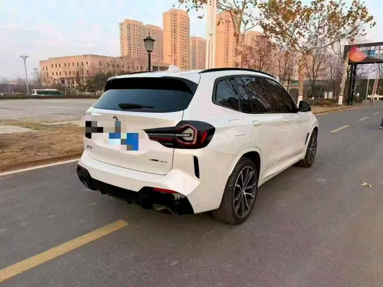 宝马X3 后面外观一