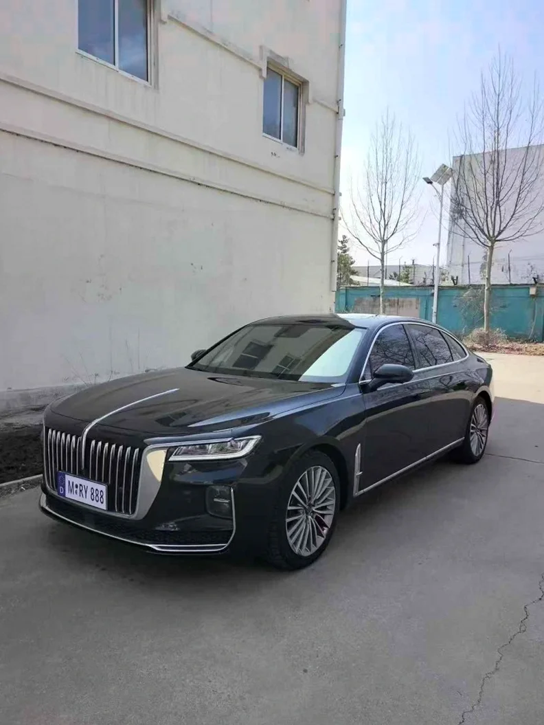 红旗H9 正面外观三