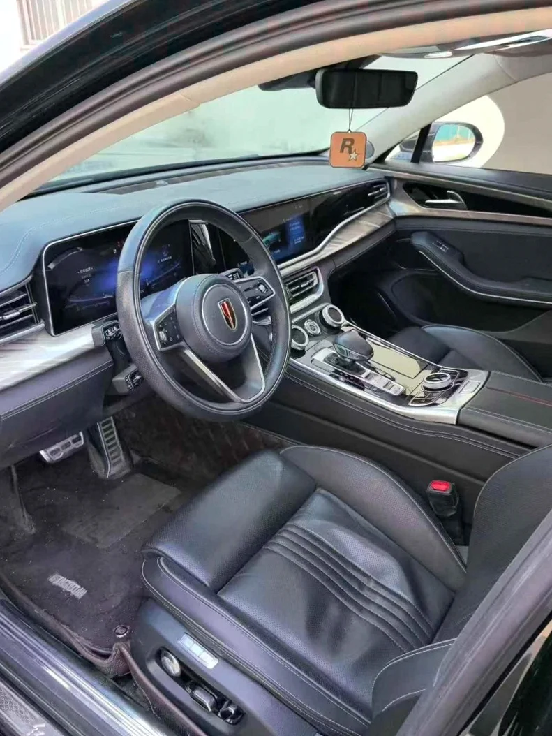 红旗H9 后面外观三