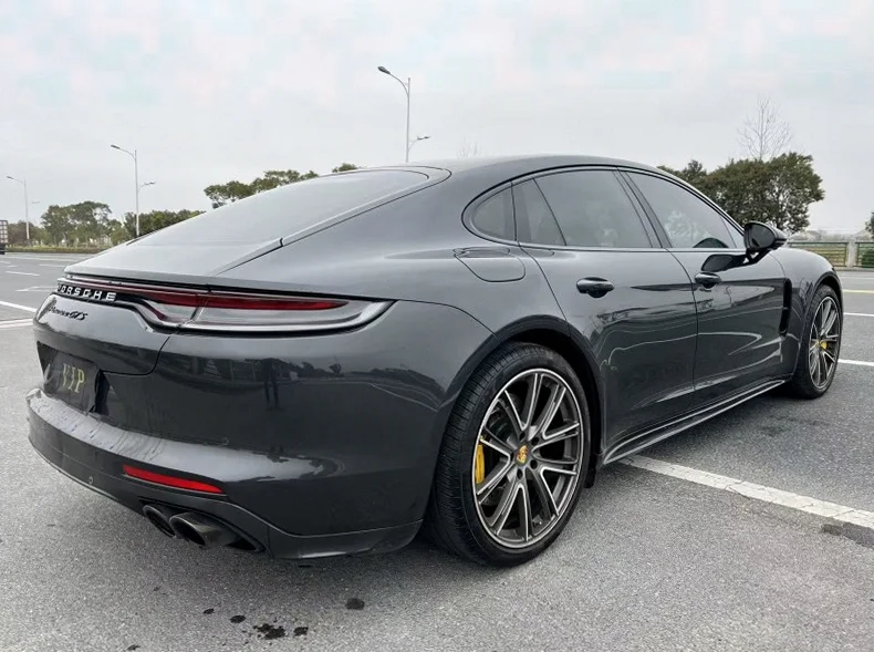 保时捷帕拉梅拉 内饰后排