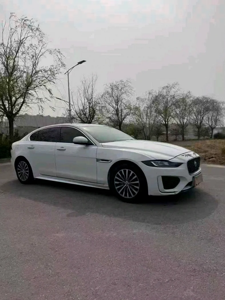 捷豹XEL 正面外观三