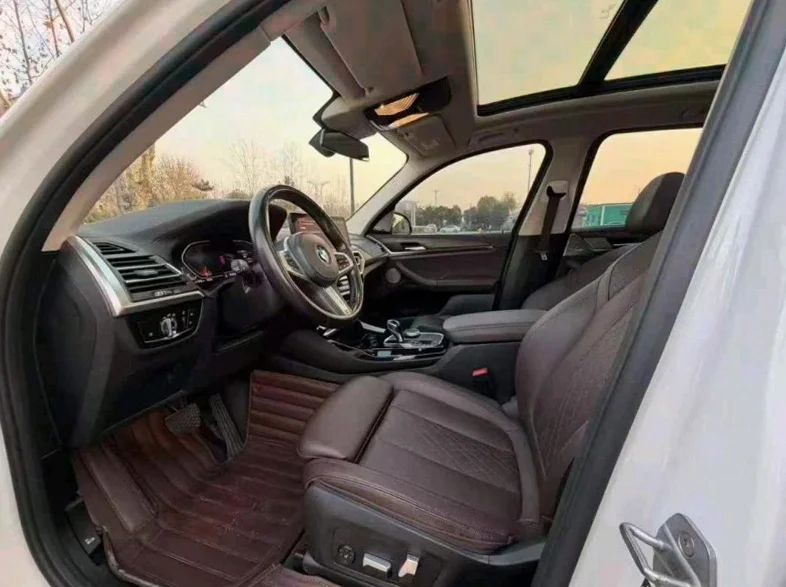 宝马X3 内饰后排