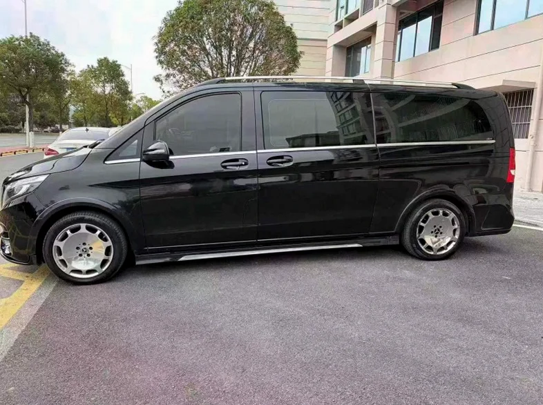 奔驰V 正面外观二