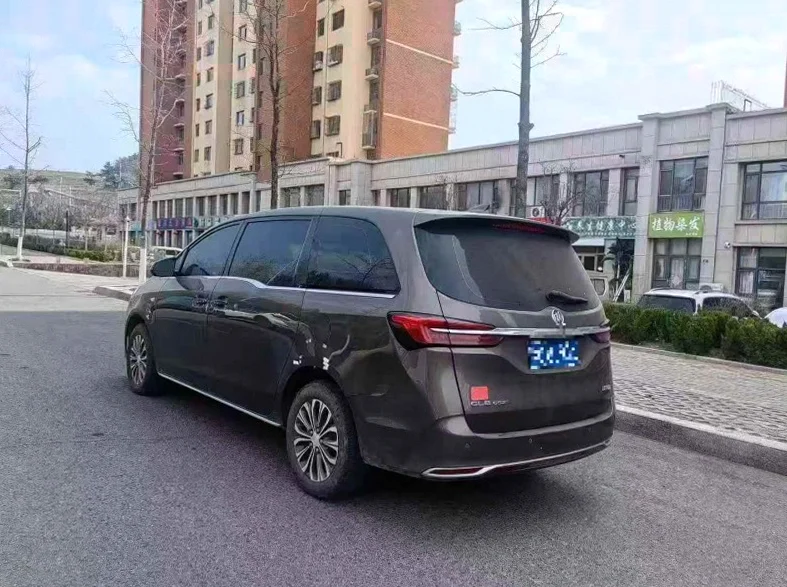 别克GL8 内饰后排