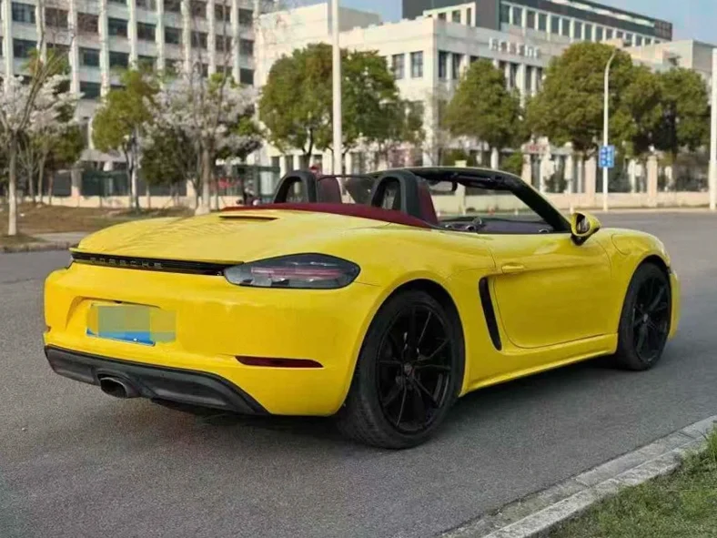 保时捷718 后面外观三