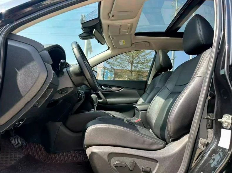 日产奇骏 后面外观一