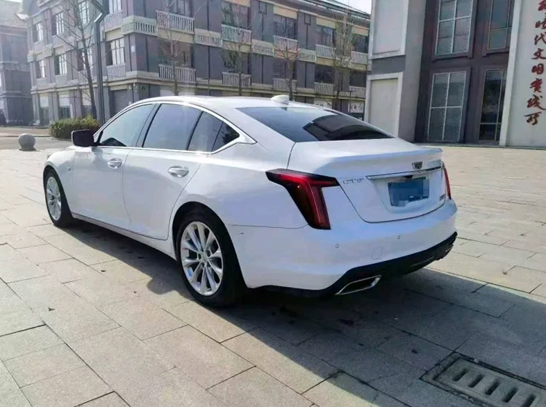 凯迪拉克CT5 后面外观一