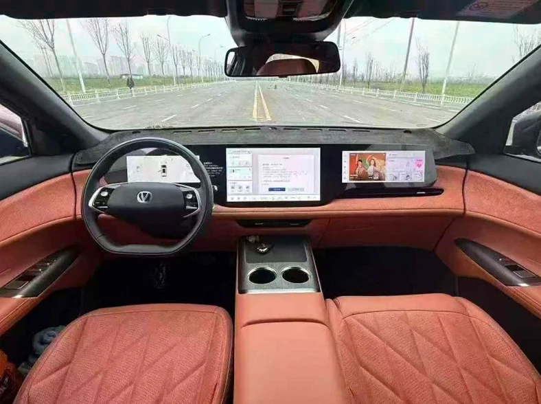 长安汽车UNI 后面外观二