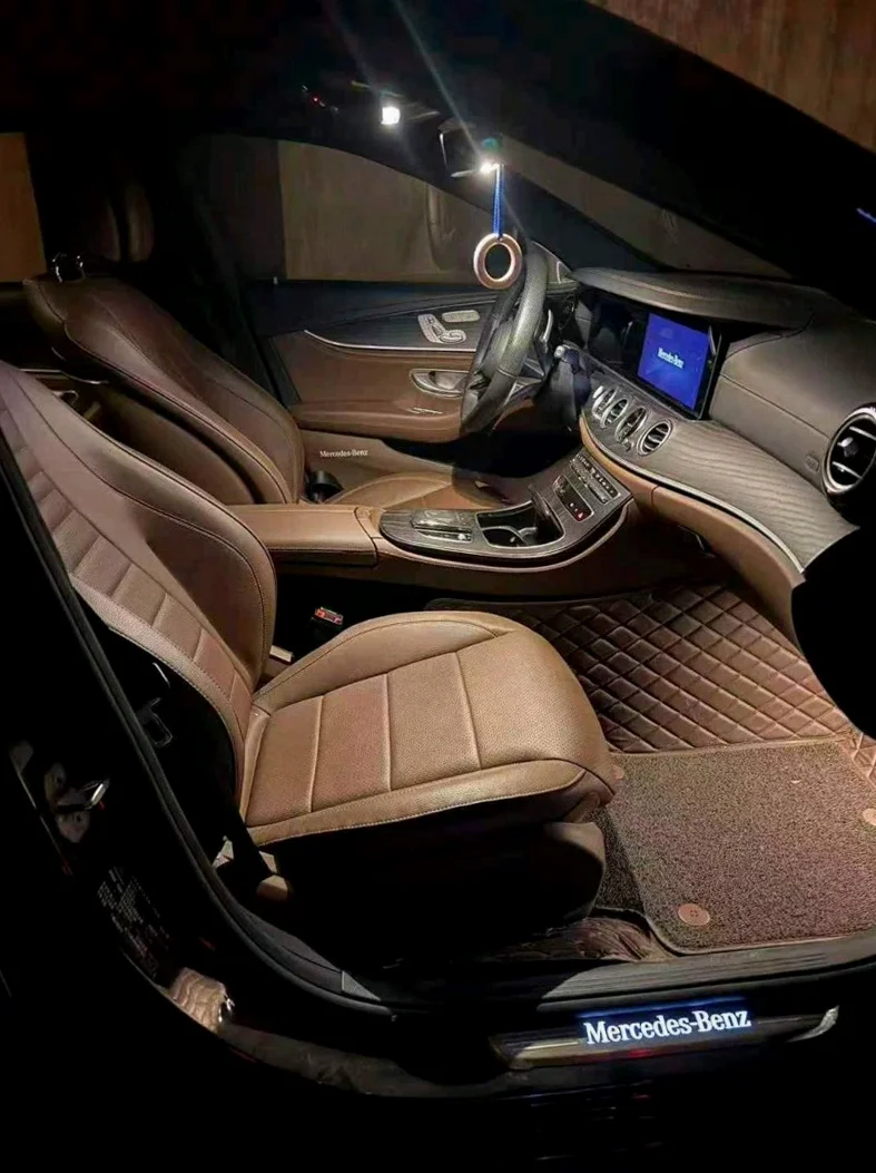 奔驰E 后面外观三