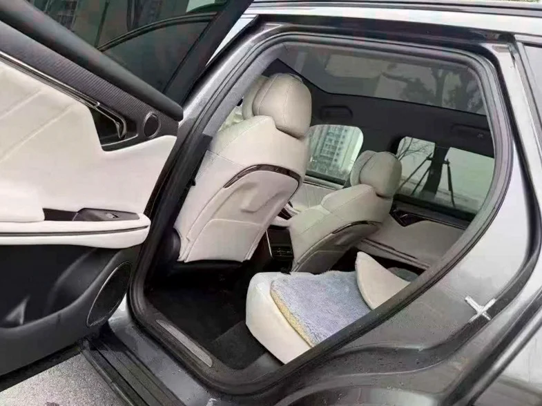 岚图汽车FREE 后面外观三