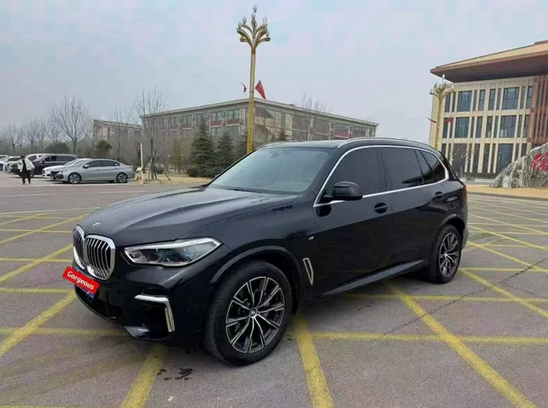 宝马X5 正面外观二