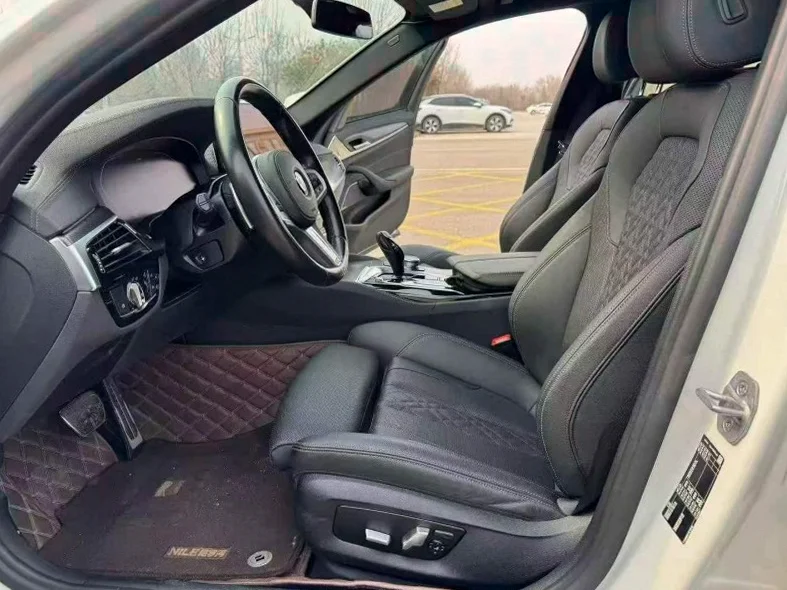 宝马5系 后面外观三