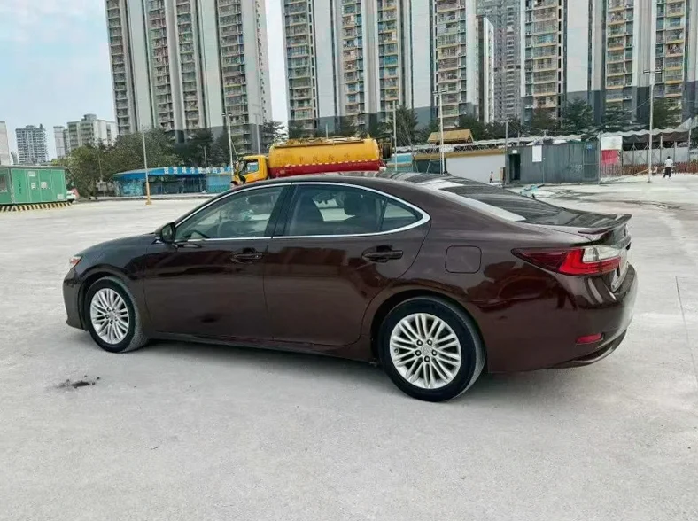 雷克萨斯ES 内饰后排