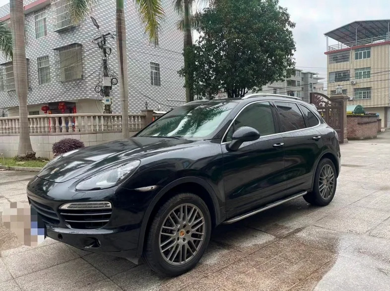 保时捷卡宴 正面外观三