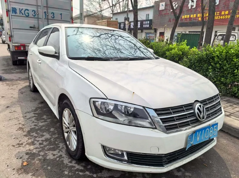 大众朗行 内饰前排