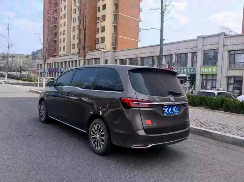 别克GL8 后面外观二