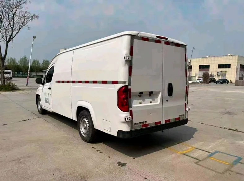 五菱汽车菱势黄金仓 后面外观二