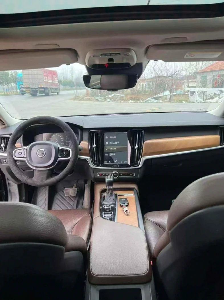 沃尔沃S90 后面外观三