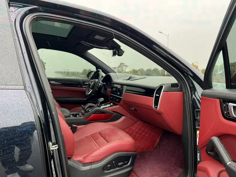 保时捷卡宴 后面外观三