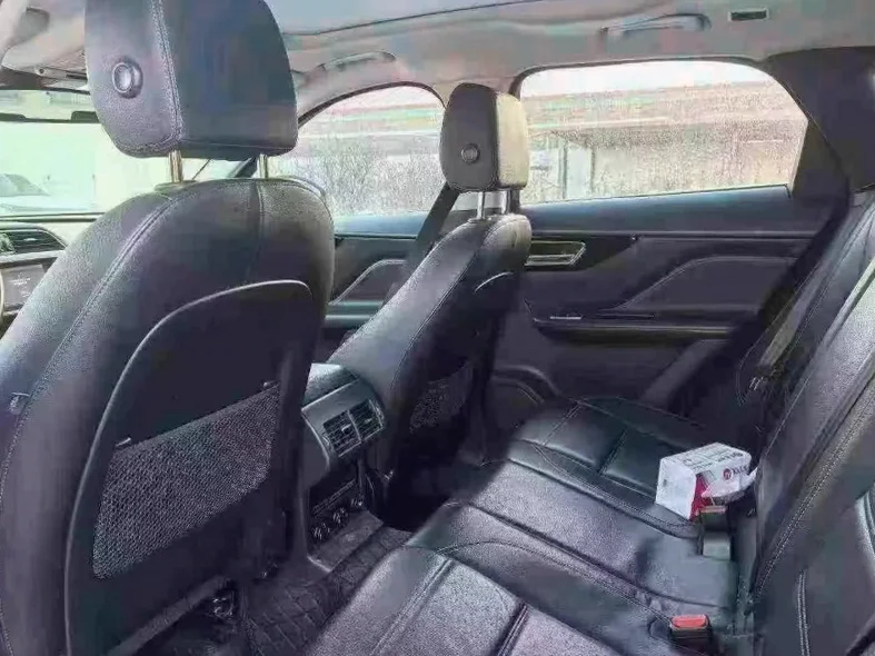 捷豹F-PACE 后面外观二