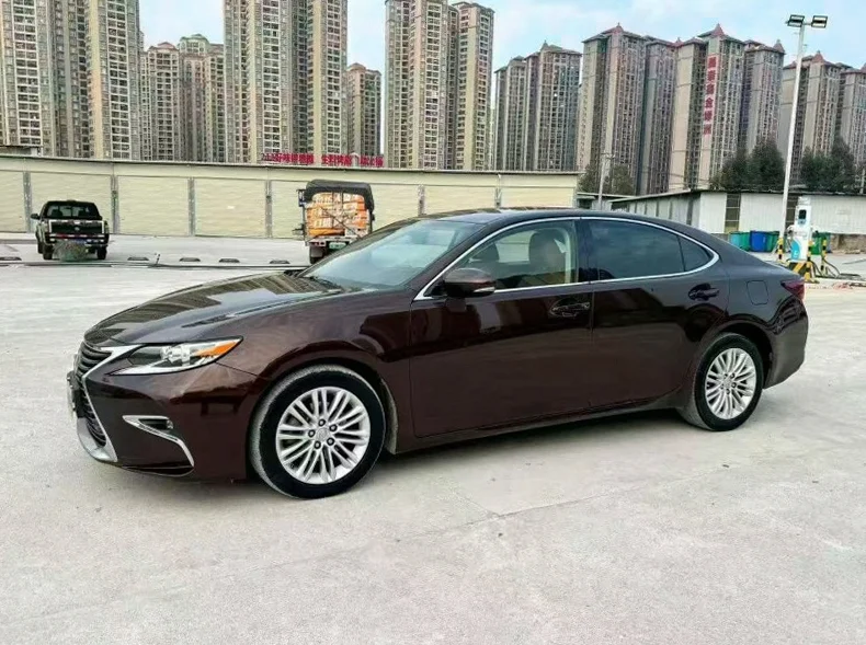 雷克萨斯ES 正面外观三