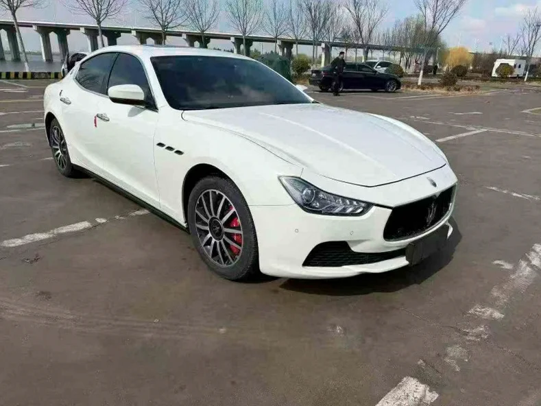 玛莎拉蒂Ghibli 正面外观二