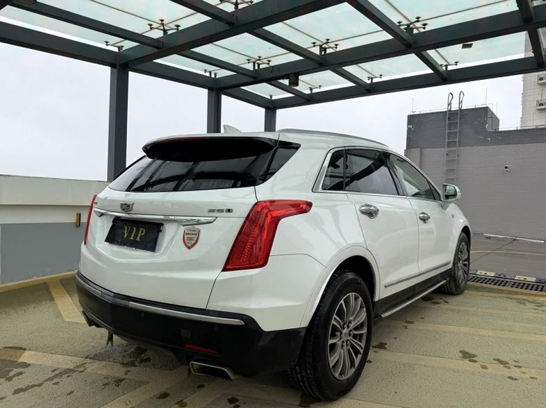 凯迪拉克XT5 内饰后排