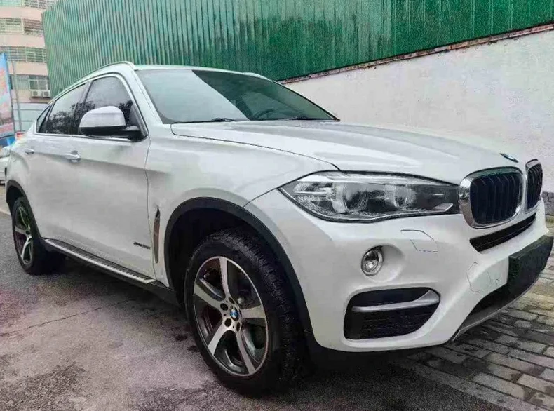 宝马X6 正面外观三