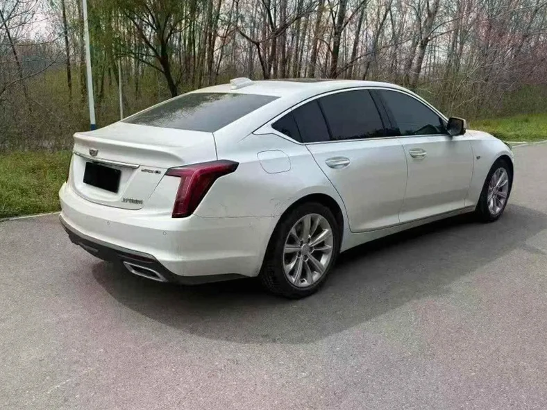 凯迪拉克CT5 后面外观三