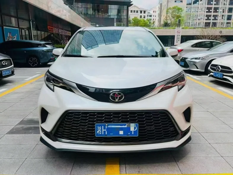 24年丰田塞纳格瑞维亚尊贵版