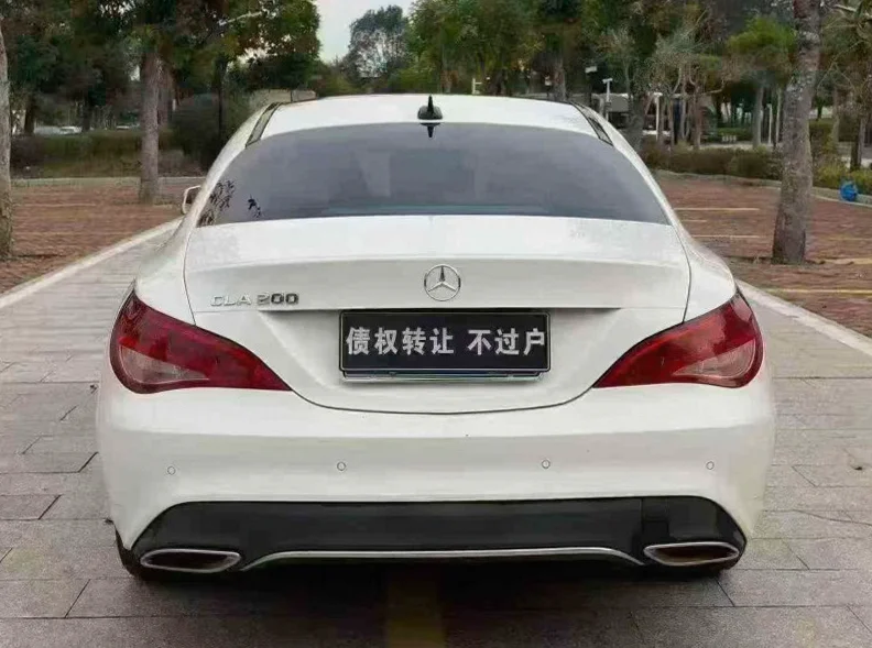 奔驰CLA 内饰后排