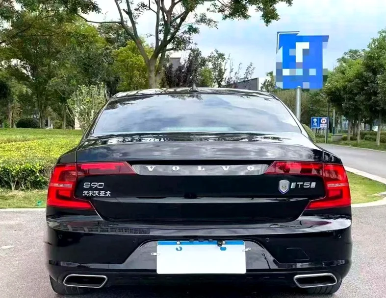 沃尔沃S90 驾驶室