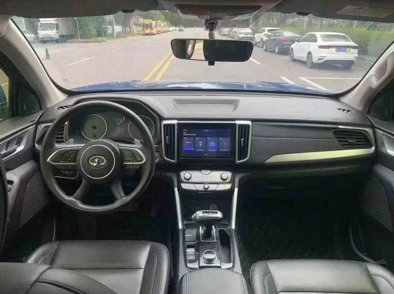 长城汽车炮 后面外观二