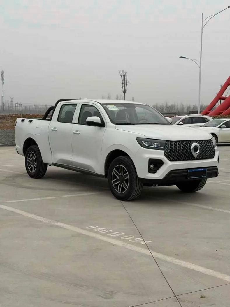 长城汽车炮 正面外观二