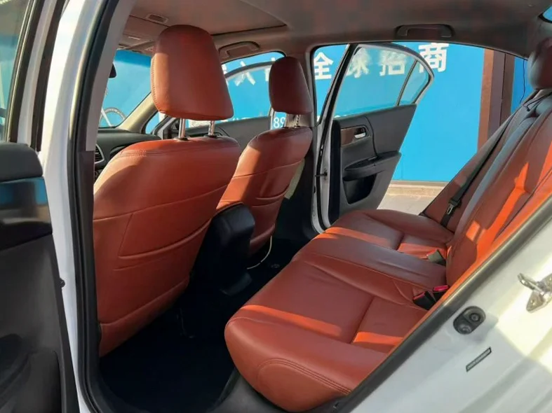 本田雅阁 后面外观二