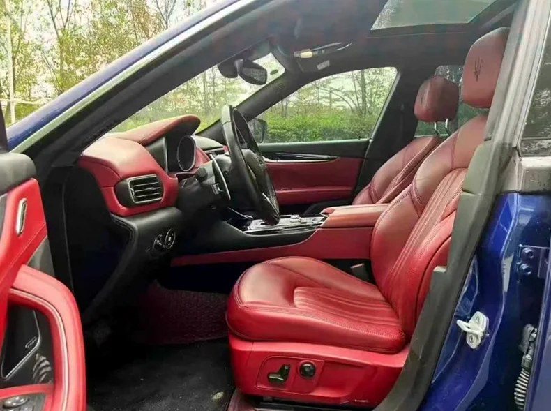 玛莎拉蒂Levante 后面外观一