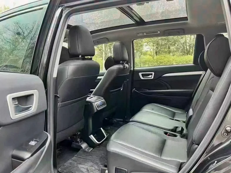 丰田汉兰达 后面外观三