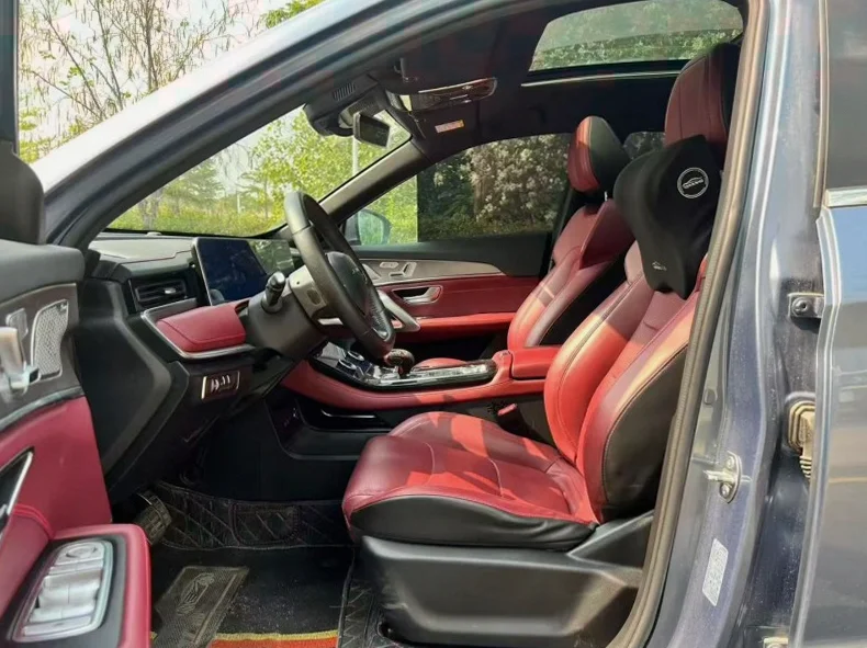 奇瑞捷途 内饰前排