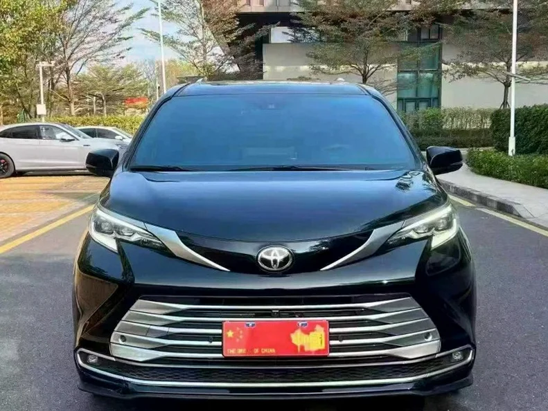 24年丰田塞纳2.5油电混动7座豪华商务车