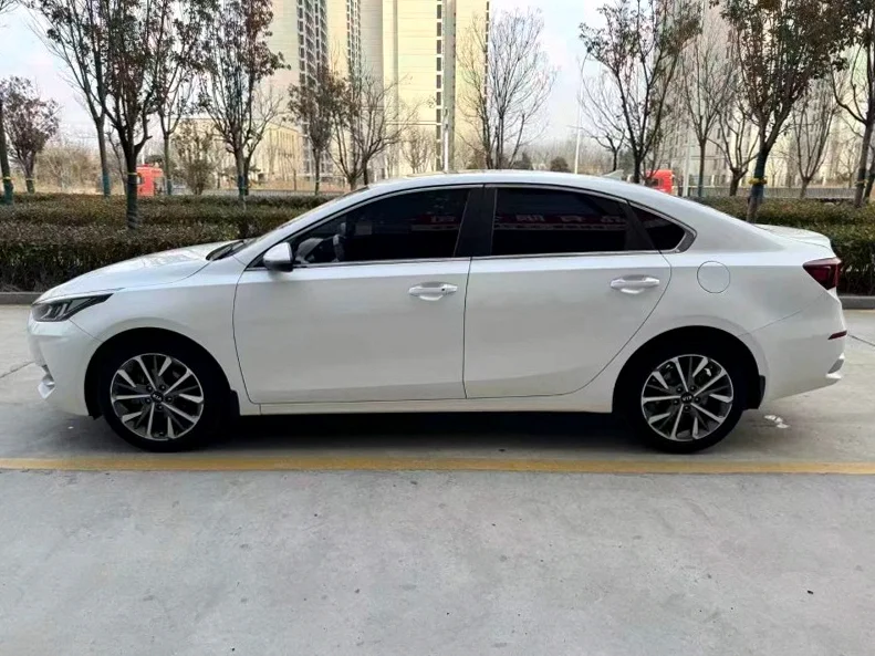 起亚K3 内饰前排