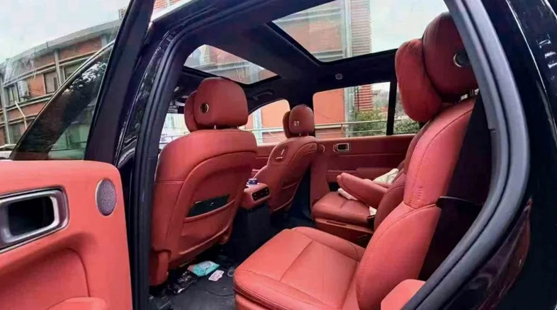 理想L8 后面外观三