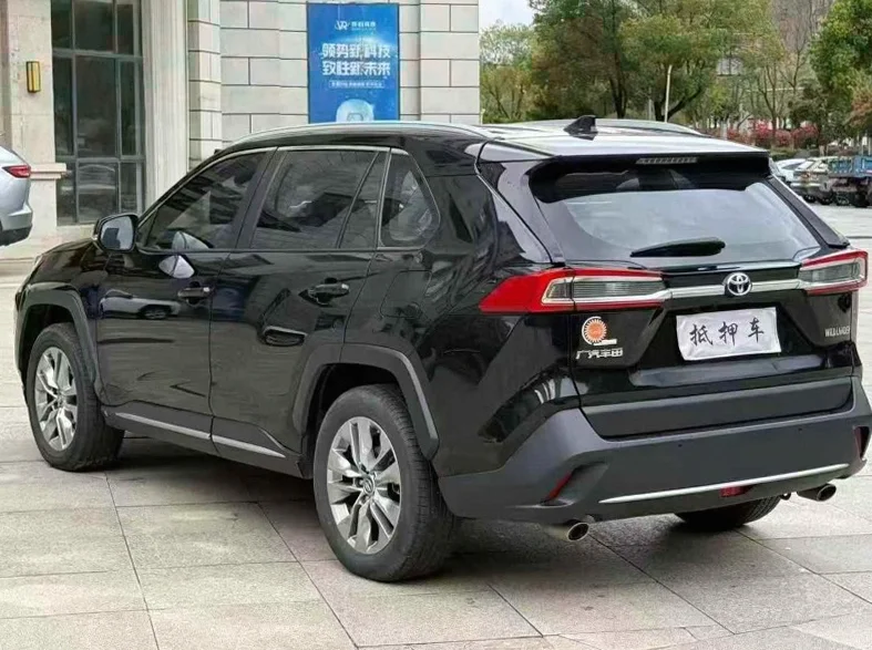 丰田威兰达 内饰后排