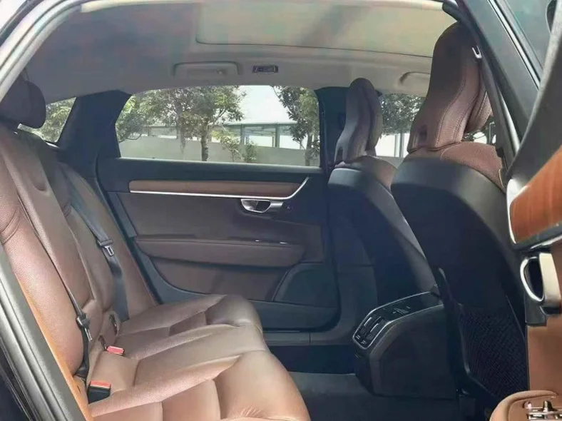 沃尔沃S90 后面外观一