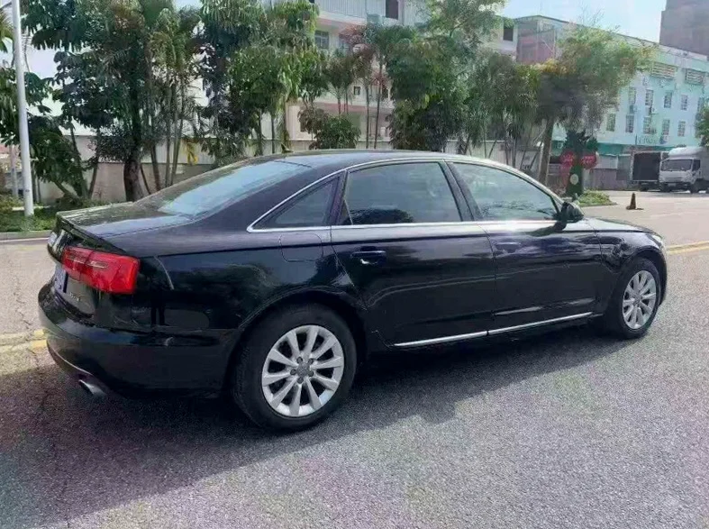 奥迪A6L 内饰前排